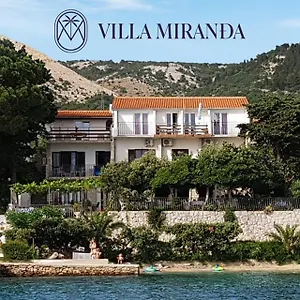 https://apartments-vila-miranda.primorje-gorskikotar.com
